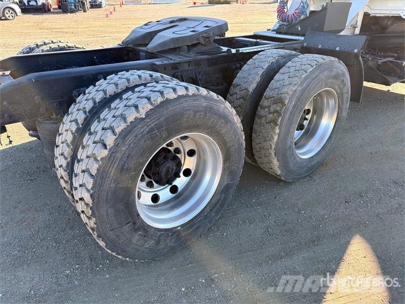 International 7600 Autotractoare