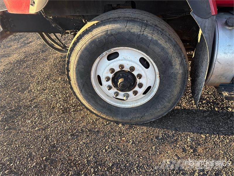 International 7600 شاحنات ذات صهاريج