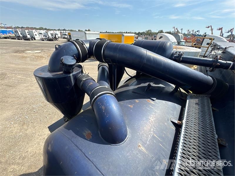 International 7600 组合/真空油槽车