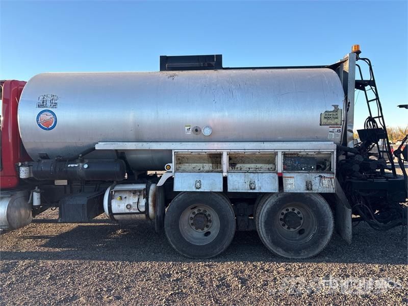 International 7600 شاحنات ذات صهاريج