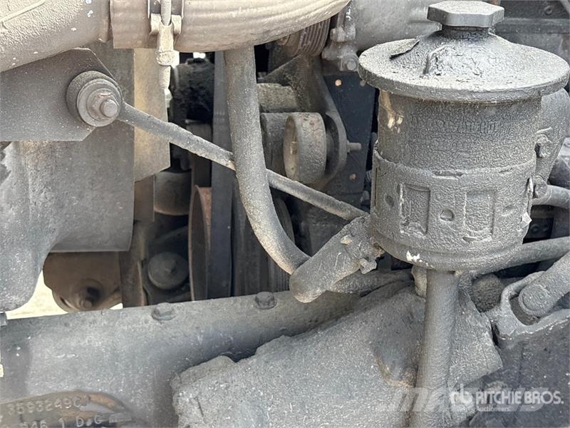 International 7600 组合/真空油槽车