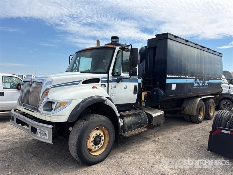 International 7600 组合/真空油槽车