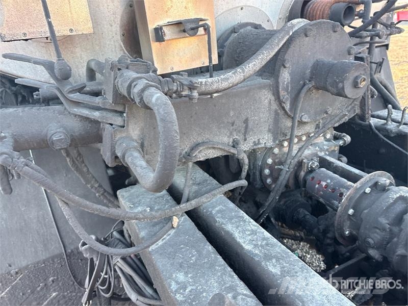 International 7600 شاحنات ذات صهاريج