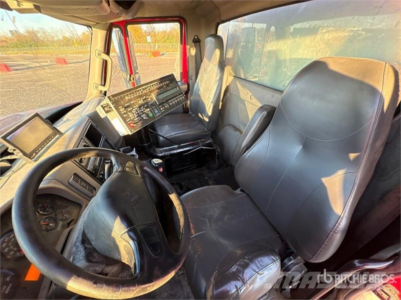 International 7600 شاحنات ذات صهاريج