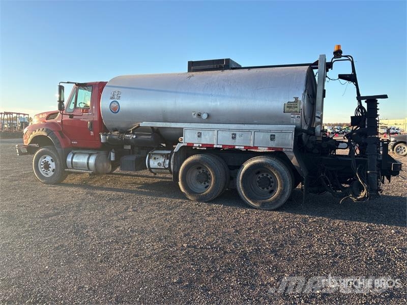 International 7600 شاحنات ذات صهاريج