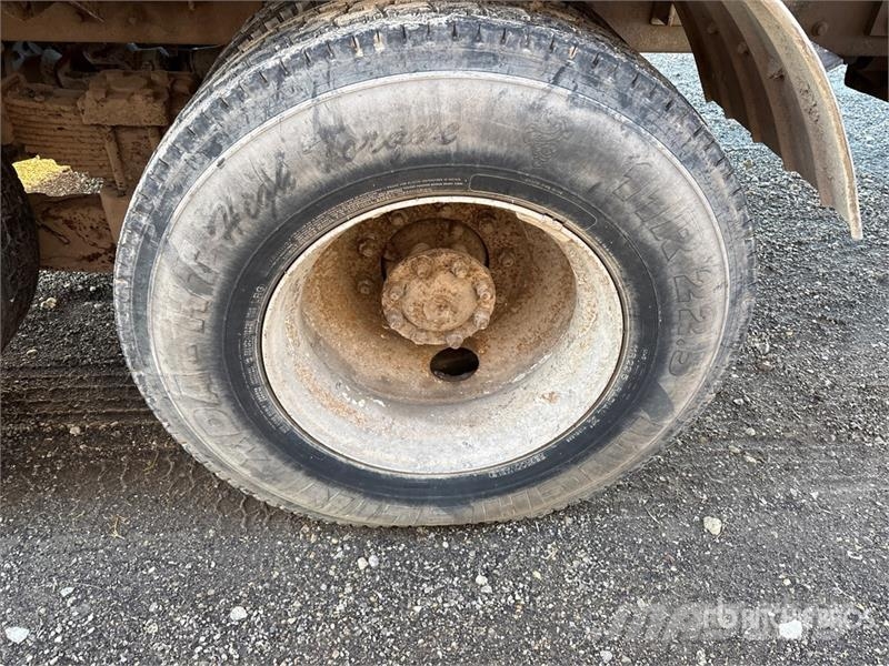 International 7600 Camion aspirateur, Hydrocureur
