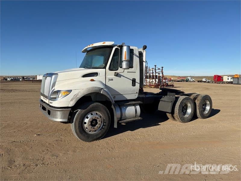 International 7600 Autotractoare