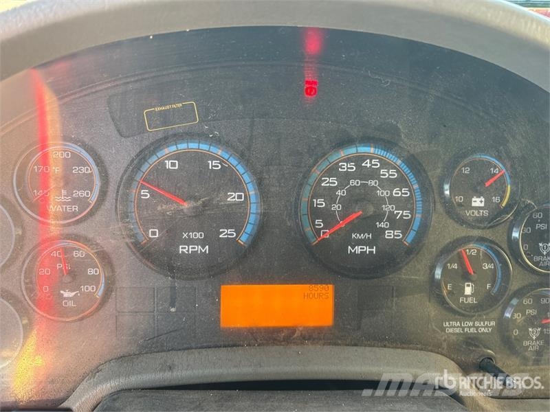 International 7600 شاحنات ذات صهاريج