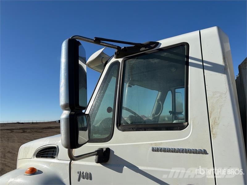 International 7600 Autotractoare