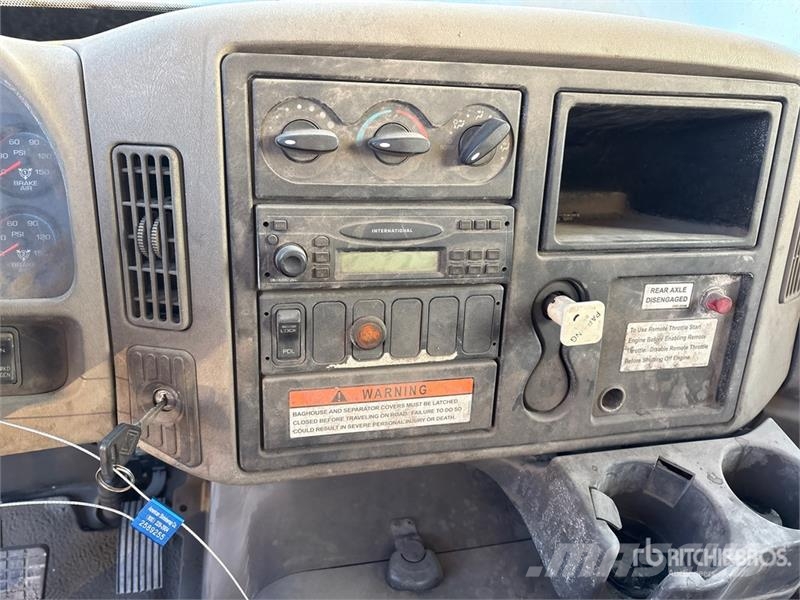 International 7600 Camion aspirateur, Hydrocureur