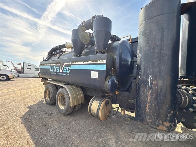 International 7600 组合/真空油槽车