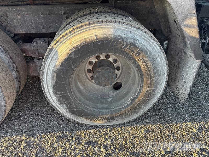 International 7600 شاحنات ذات صهاريج