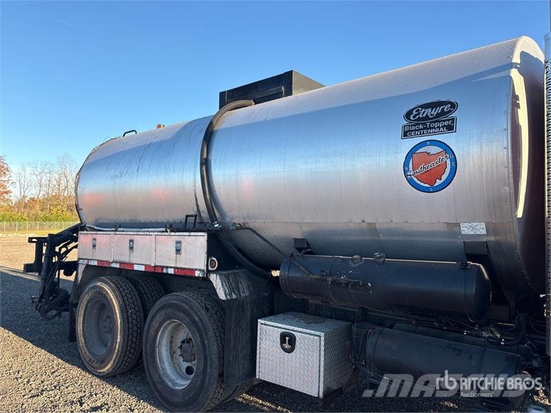 International 7600 شاحنات ذات صهاريج