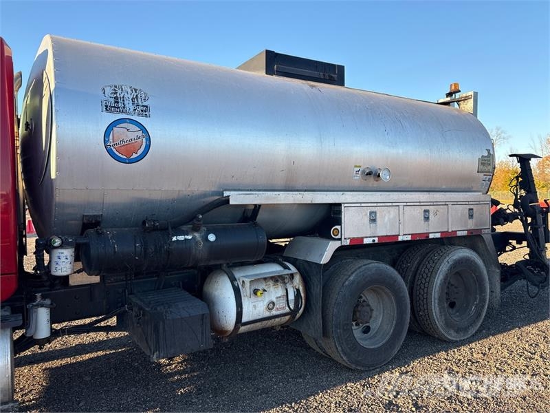 International 7600 شاحنات ذات صهاريج
