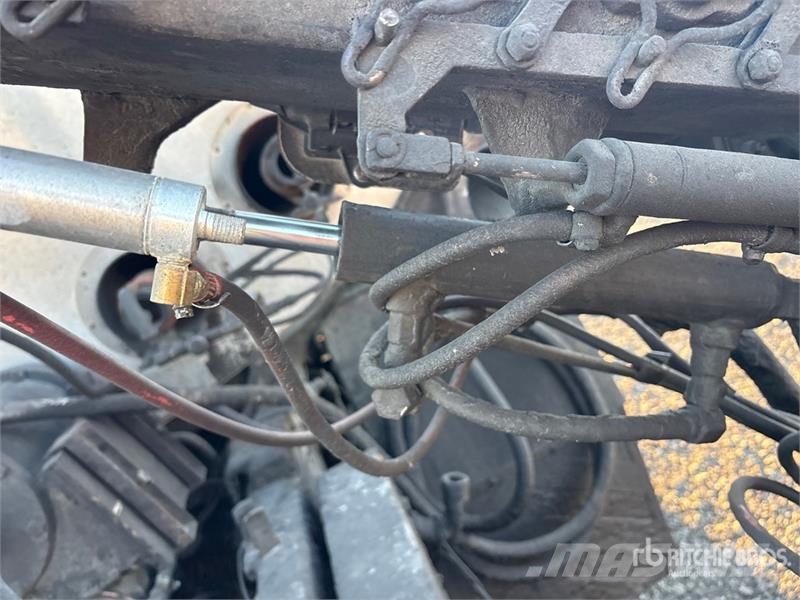 International 7600 شاحنات ذات صهاريج