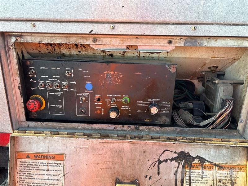 International 7600 شاحنات ذات صهاريج