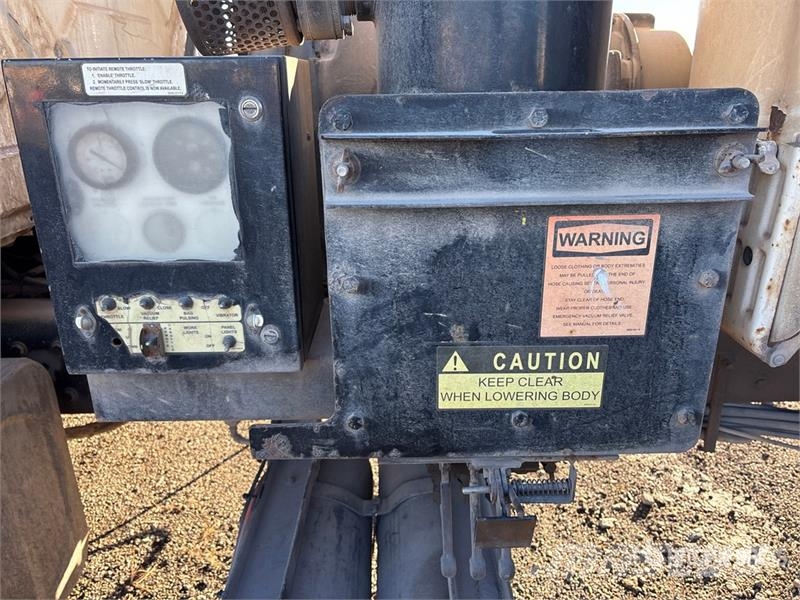 International 7600 Camion aspirateur, Hydrocureur