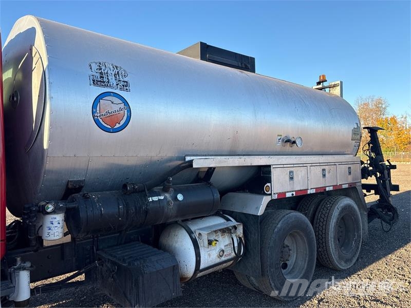 International 7600 شاحنات ذات صهاريج
