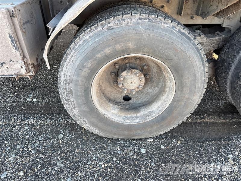 International 7600 Camion aspirateur, Hydrocureur