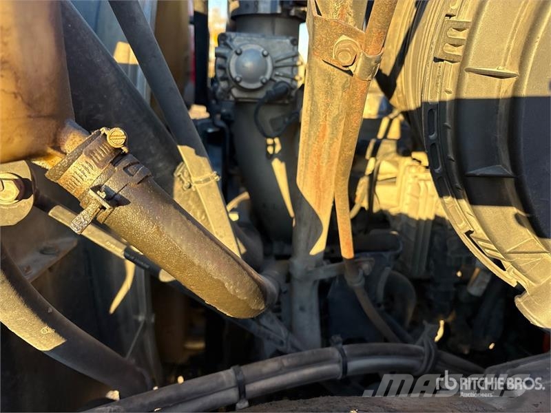 International 7600 شاحنات ذات صهاريج