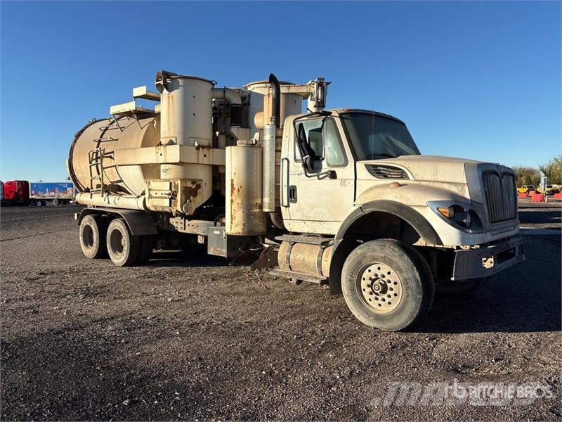 International 7600 Camion aspirateur, Hydrocureur