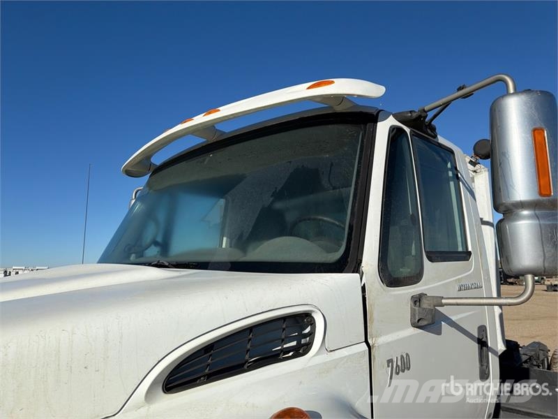 International 7600 Autotractoare