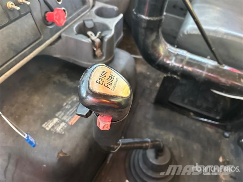 International 7600 شاحنات ذات صهاريج
