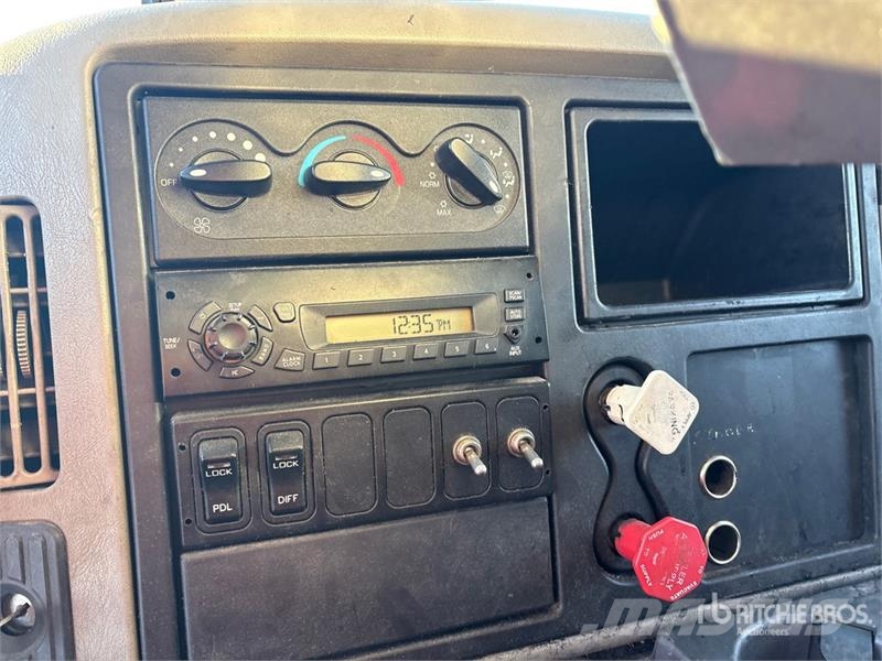 International 7600 شاحنات ذات صهاريج