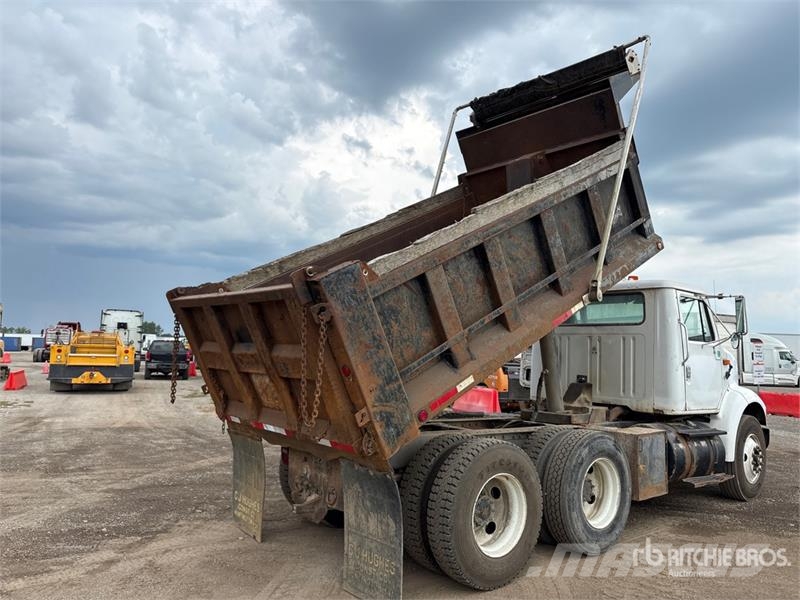 International 8100 自卸式货车
