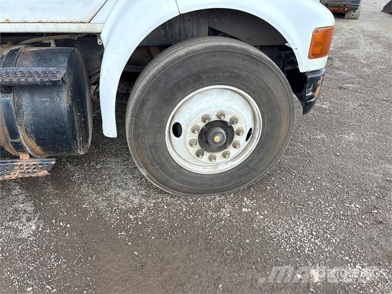 International 8100 自卸式货车