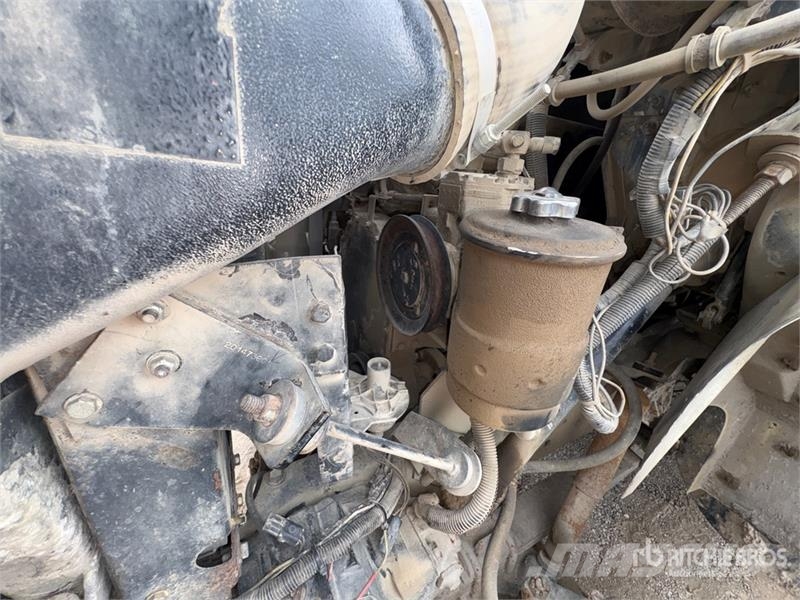 International 8100 自卸式货车