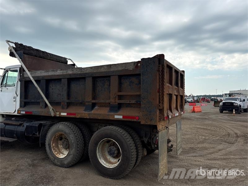 International 8100 自卸式货车