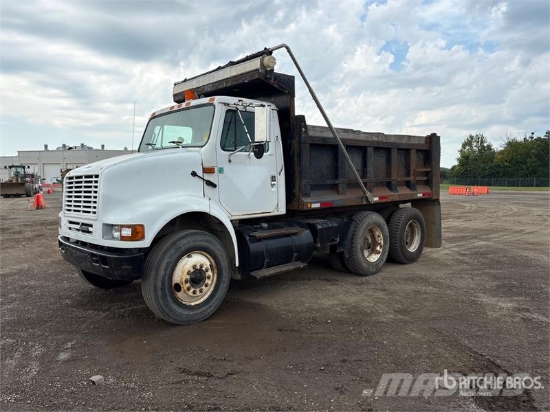 International 8100 自卸式货车