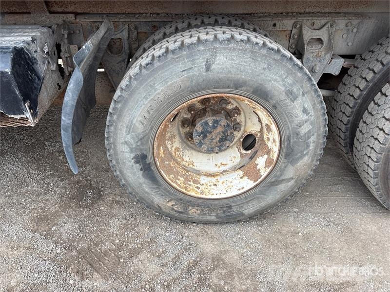 International 8100 自卸式货车