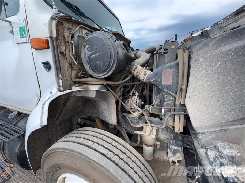 International 8100 自卸式货车