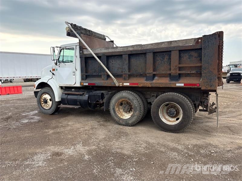 International 8100 自卸式货车