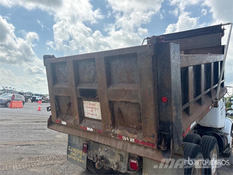 International 8100 自卸式货车