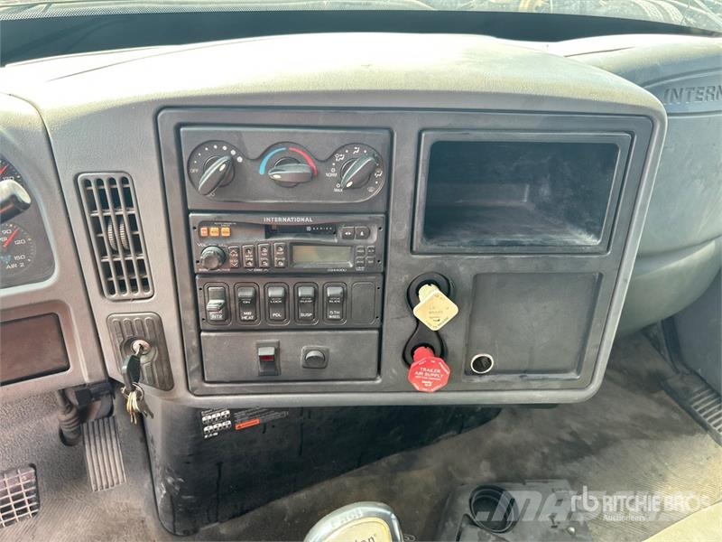 International 8500 Camiones plataforma