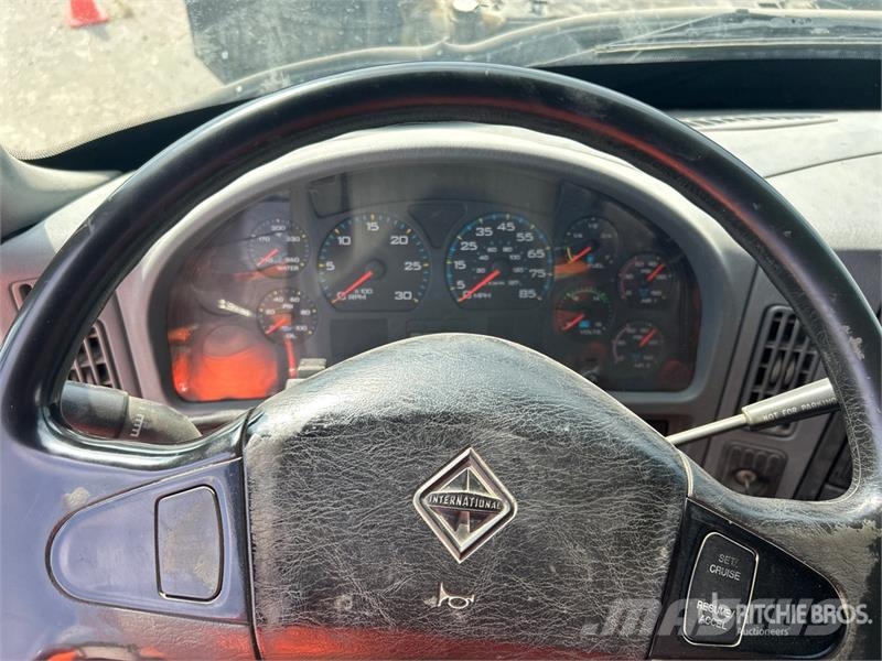 International 8500 Camiones plataforma