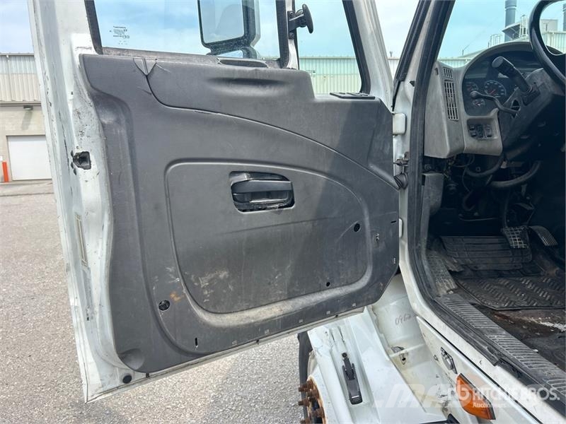 International 8600 Camiones tractor