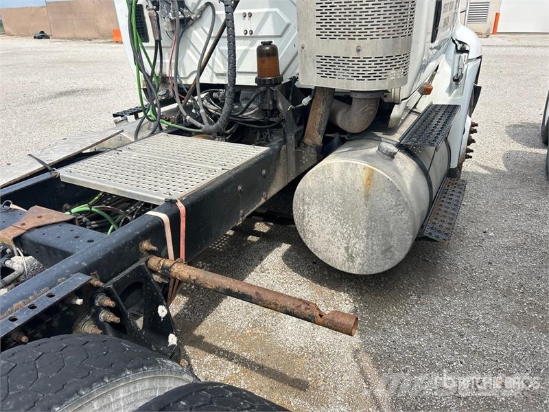 International 8600 Camiones tractor
