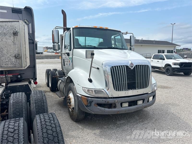 International 8600 Camiones tractor