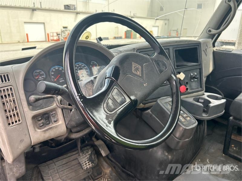 International 8600 Camiones tractor