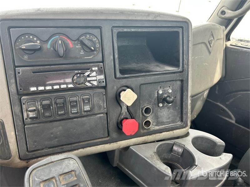 International 8600 Camiones tractor