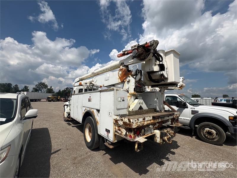International AA755L 55 ft on International 4300 SBA 4x2 Bucket Avtokošare
