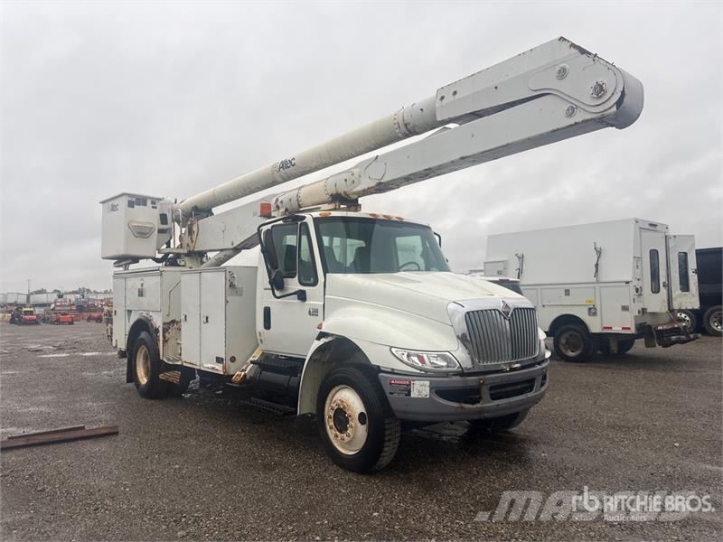 International AA755L 55 ft on International 4300 SBA 4x2 Bucket  Plataformas sobre camión