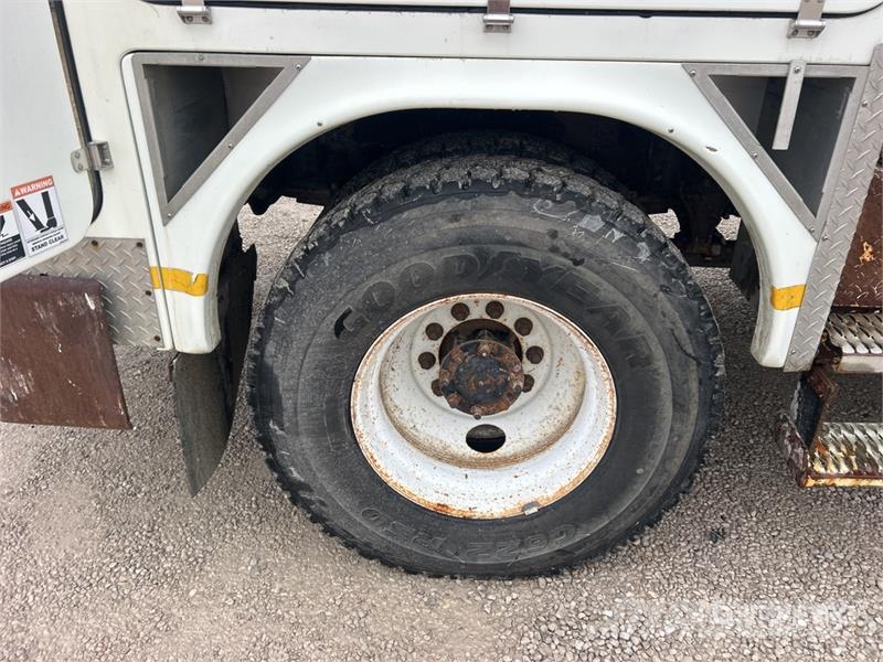 International AM855 55 ft on International 7400 4x4 Bucket Truck 卡車裝載高空作業車