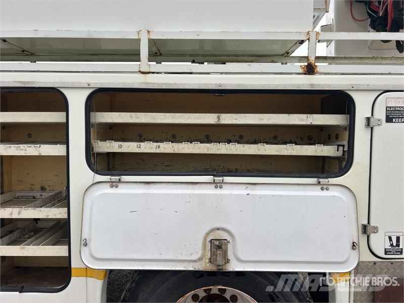 International AM855 55 ft on International 7400 4x4 Bucket Truck 卡車裝載高空作業車