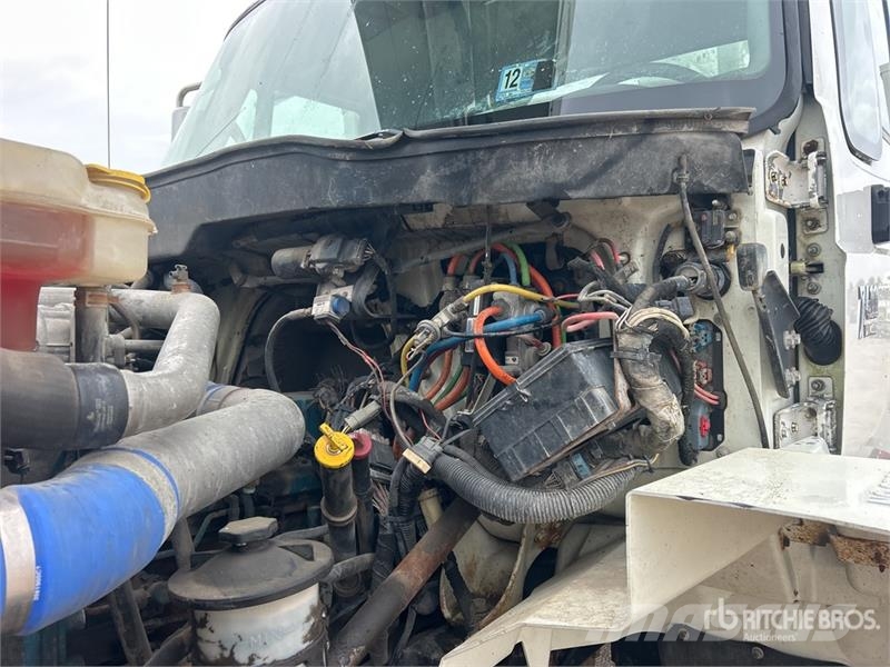 International AM855 55 ft on International 7400 4x4 Bucket Truck 卡車裝載高空作業車
