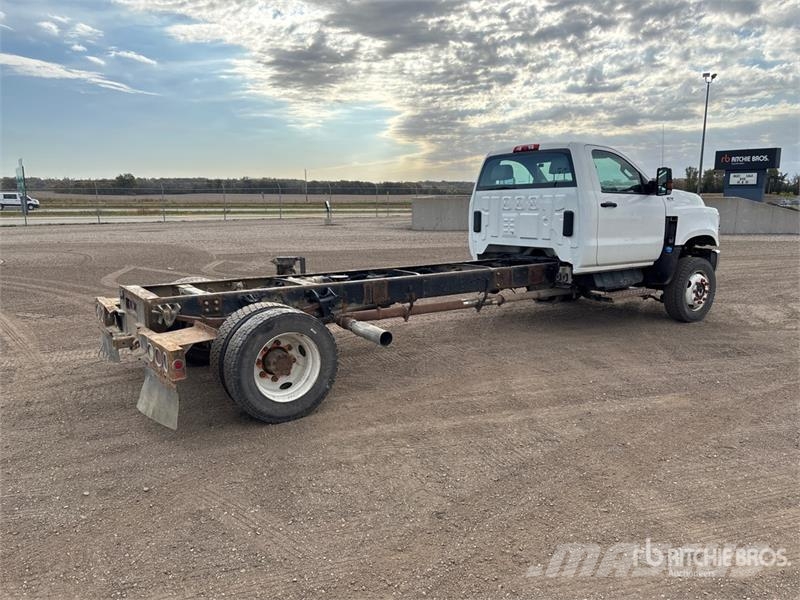 International CV515 4x2 Cab and Chassis Cabines